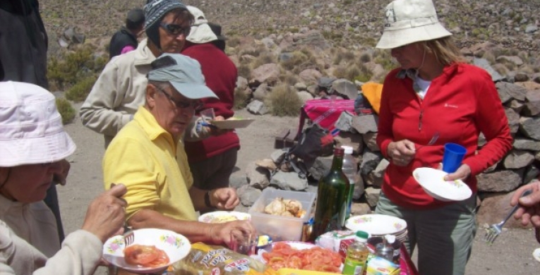 Picknick im Dorf Parinacota